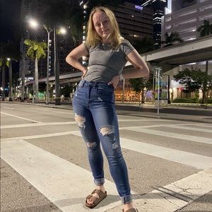 Meet your Posher, Chloe